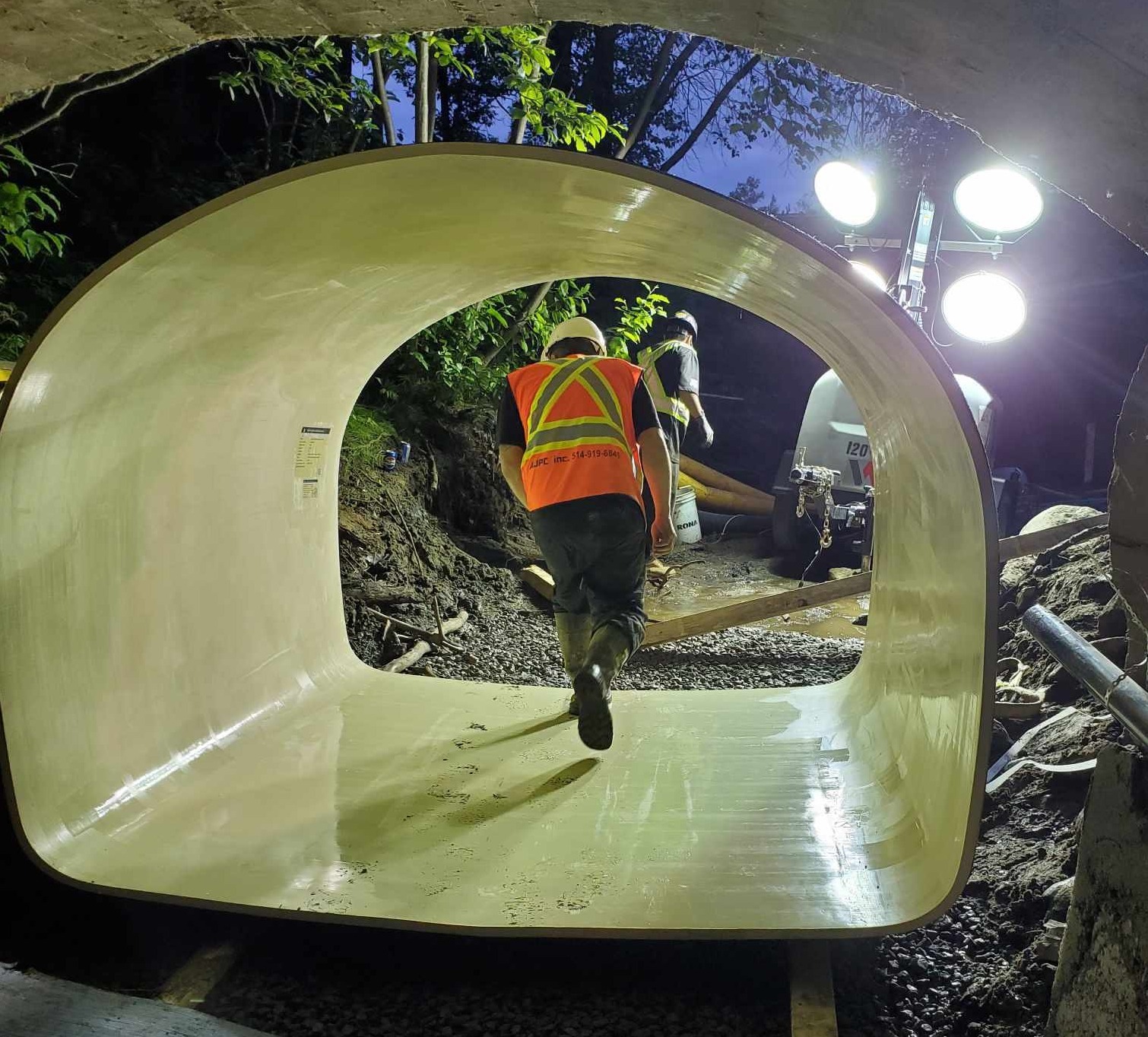 received_1111461233250050-1